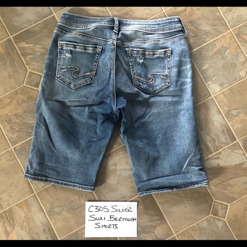 Silver Suki Bermuda Jean  Shorts - Picture 5 of 5